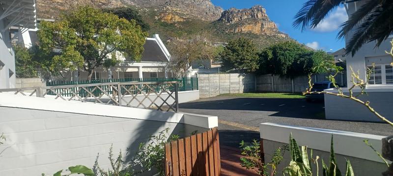 2 Bedroom Property for Sale in Lakeside Western Cape